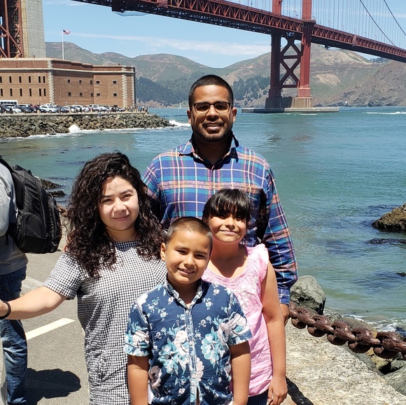 Meet the posher. Welcome to my closet. 💐 - Picture 4 of 4